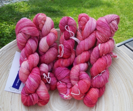 Vyprod�no - Lace - ENGLISH ROSE, 430 m/50 g (100% baby merino)