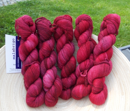 vyprodno Lace - CEREZA, 430 m/50 g (100% baby merino)