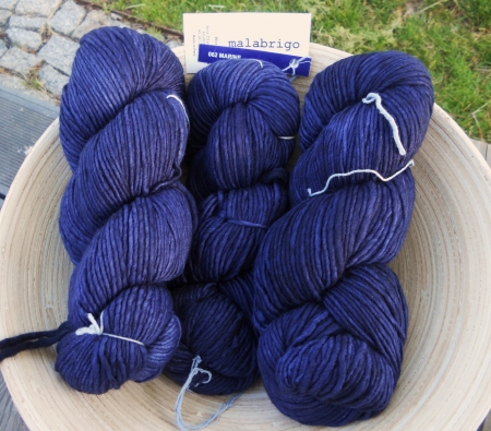 Merino Worsted - MARINE, 192 m/100 g (100% merino)