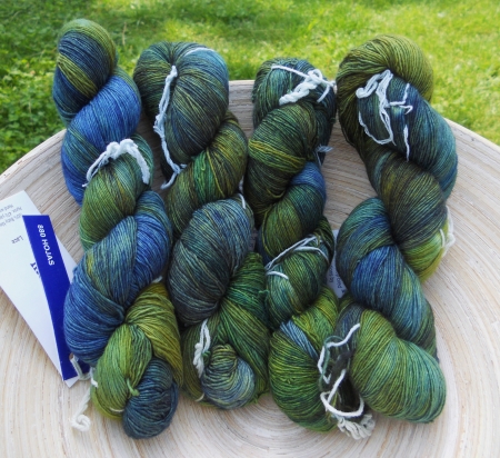 VYPRODNO - HOJAS, 430 m/50 g (100% baby merino)
